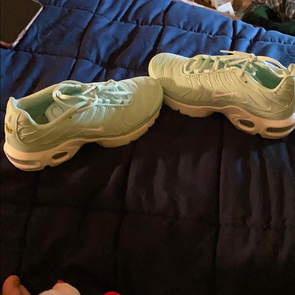 Nike - Picture 2 of 8